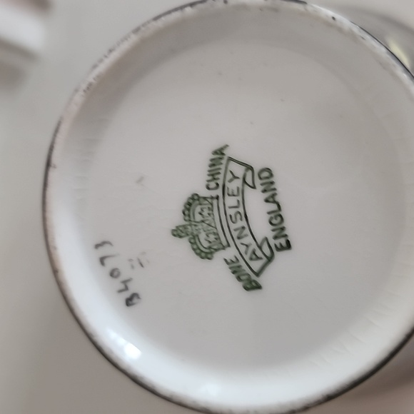 Vintage Black Aynsley English Porcelain Cup/Saucer with Daffodils Corset - Picture 6 of 7